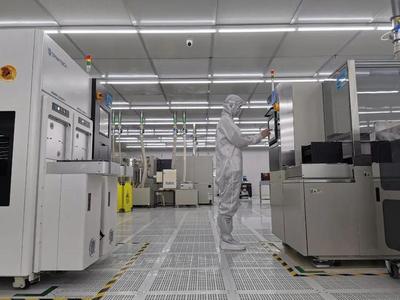 為“北轉型”注入新動能 易卜半導體首條先進封裝生產線在寶山通線，加速軟件生態構建